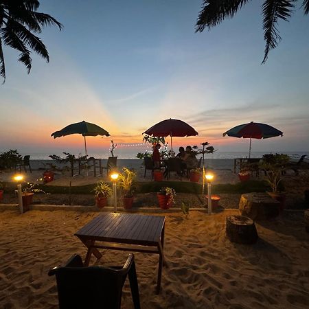 Alivious Beach Homestay Alappuzha Bagian luar foto