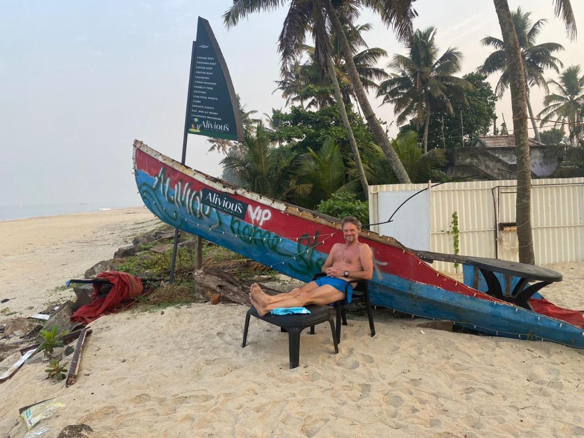 Alivious Beach Homestay Alappuzha Bagian luar foto
