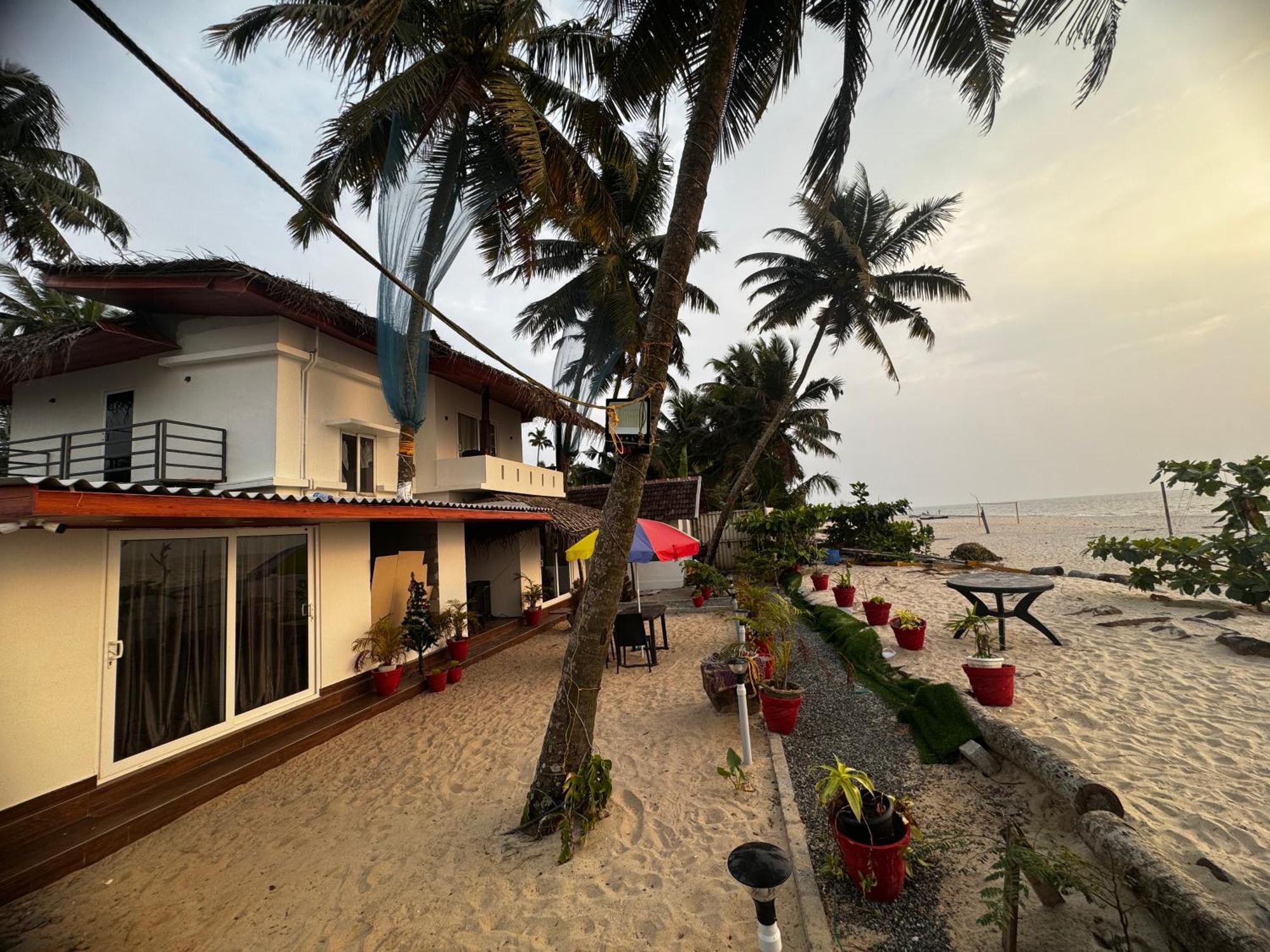 Alivious Beach Homestay Alappuzha Bagian luar foto