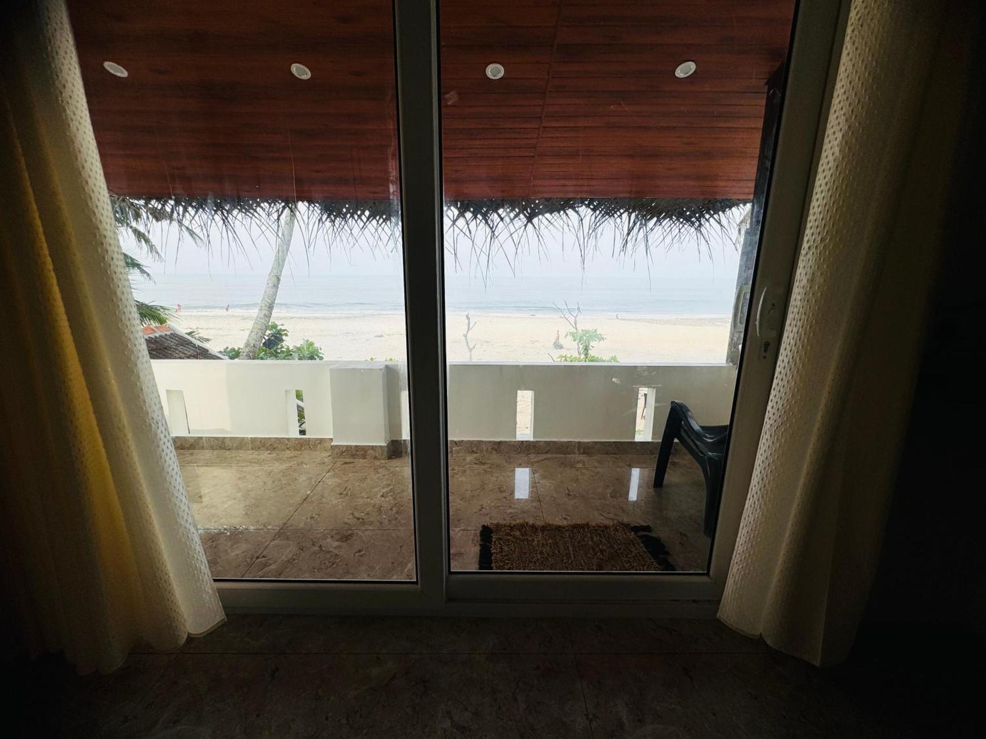 Alivious Beach Homestay Alappuzha Bagian luar foto