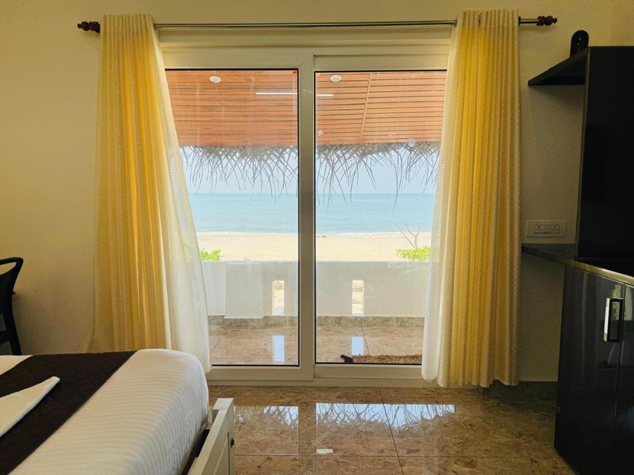 Alivious Beach Homestay Alappuzha Bagian luar foto