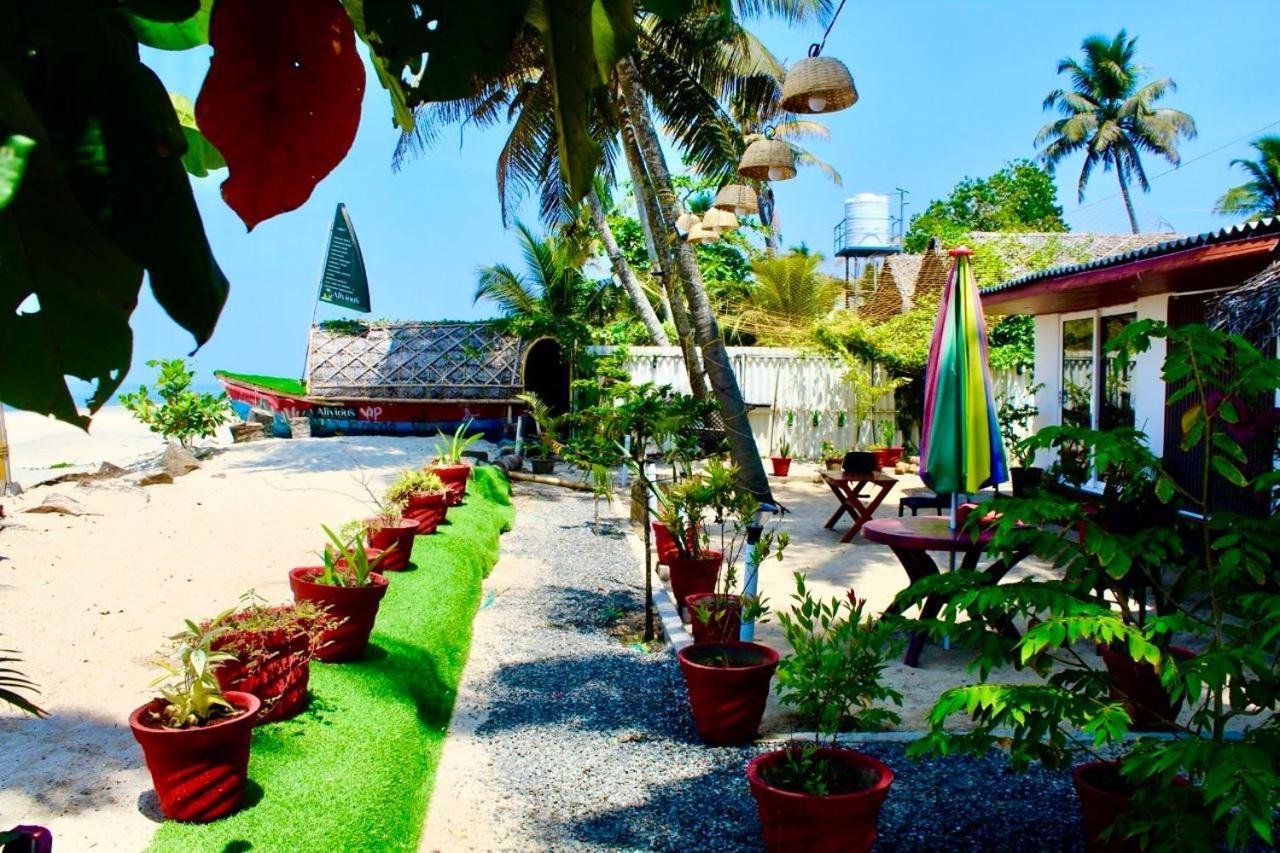 Alivious Beach Homestay Alappuzha Bagian luar foto