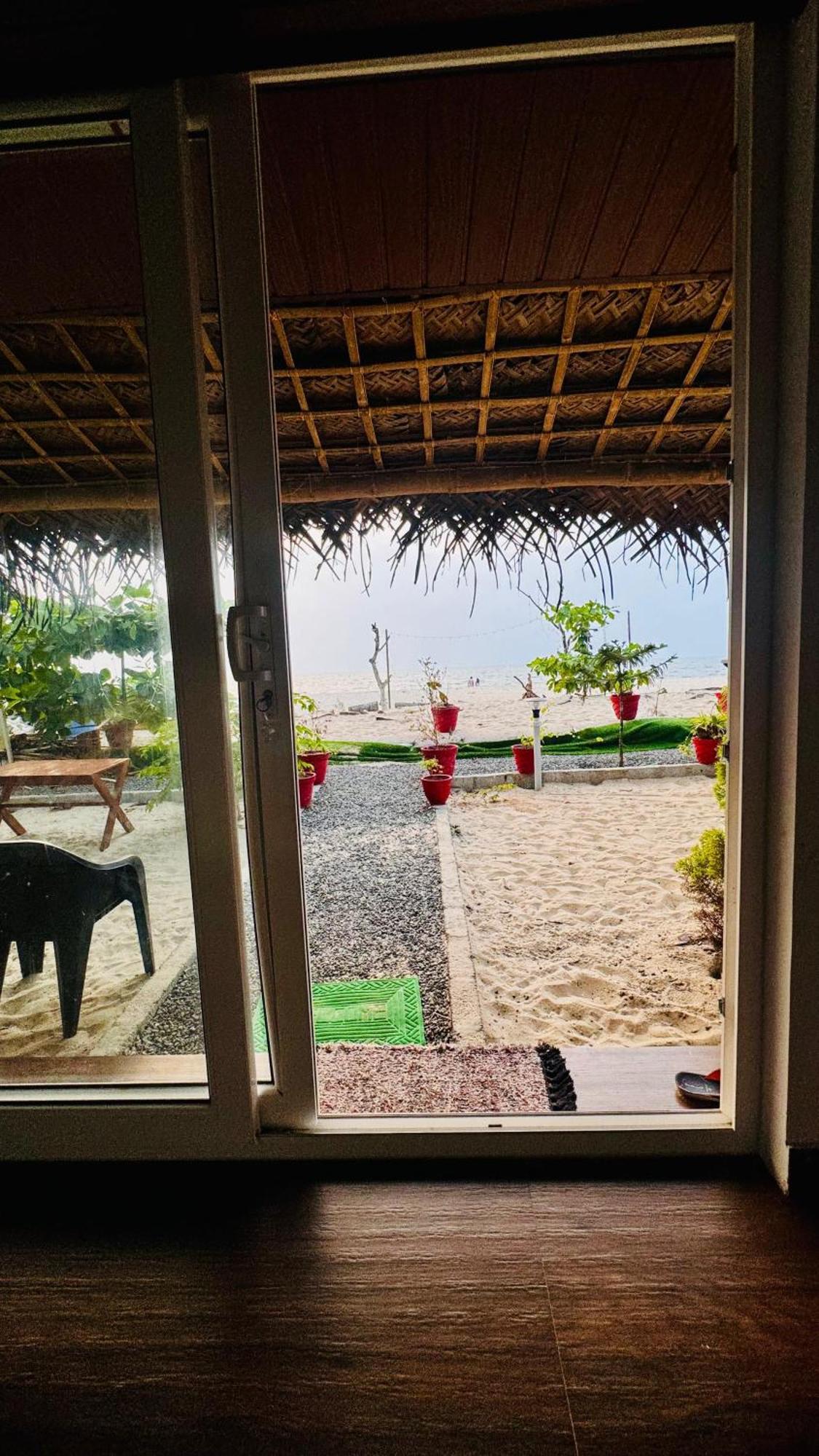 Alivious Beach Homestay Alappuzha Bagian luar foto