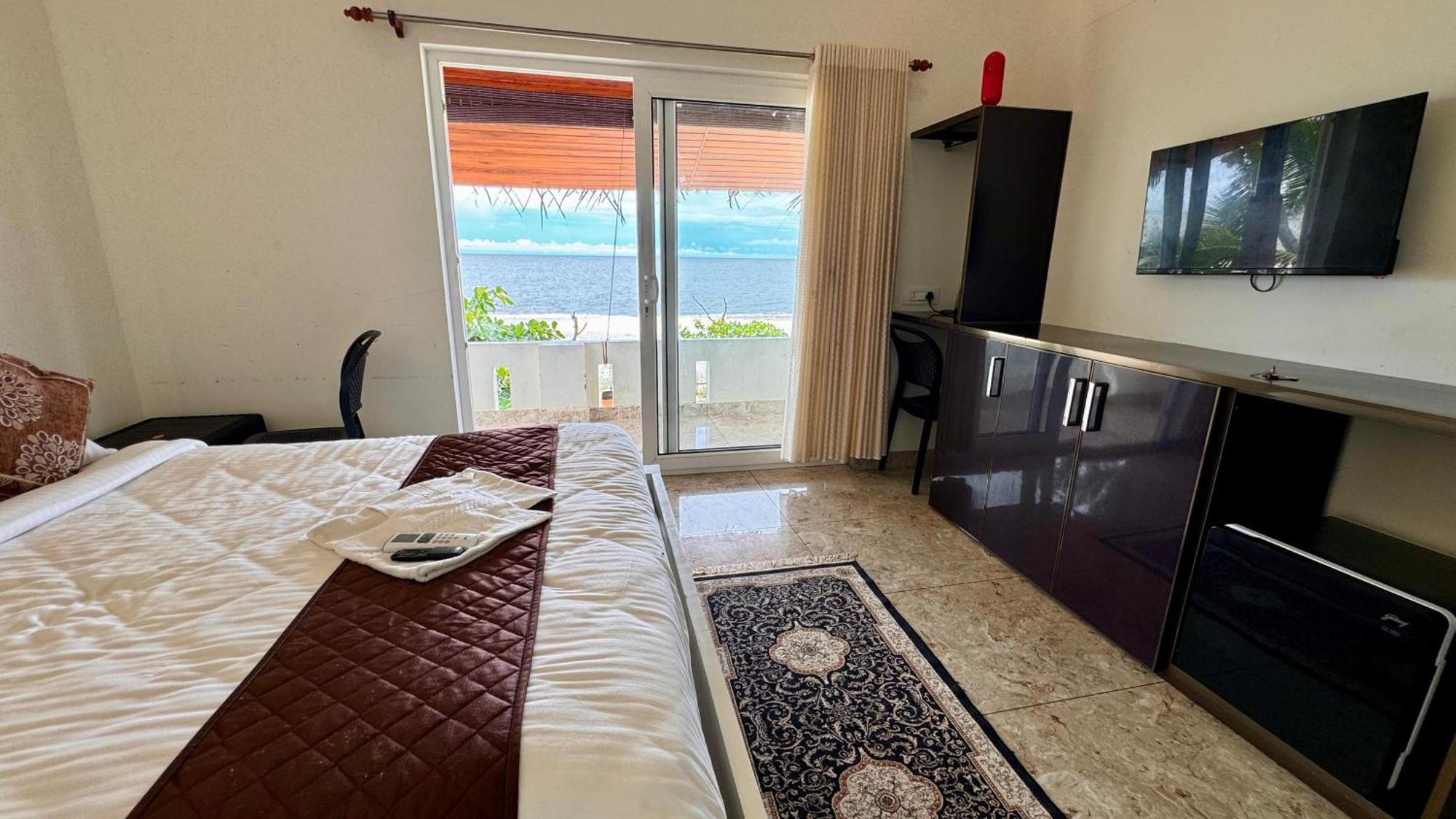 Alivious Beach Homestay Alappuzha Bagian luar foto