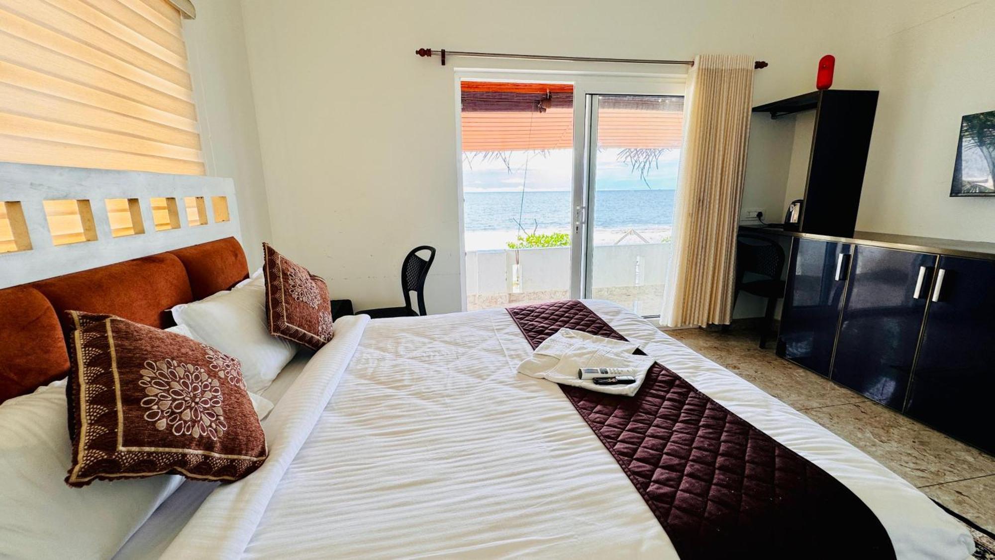 Alivious Beach Homestay Alappuzha Bagian luar foto