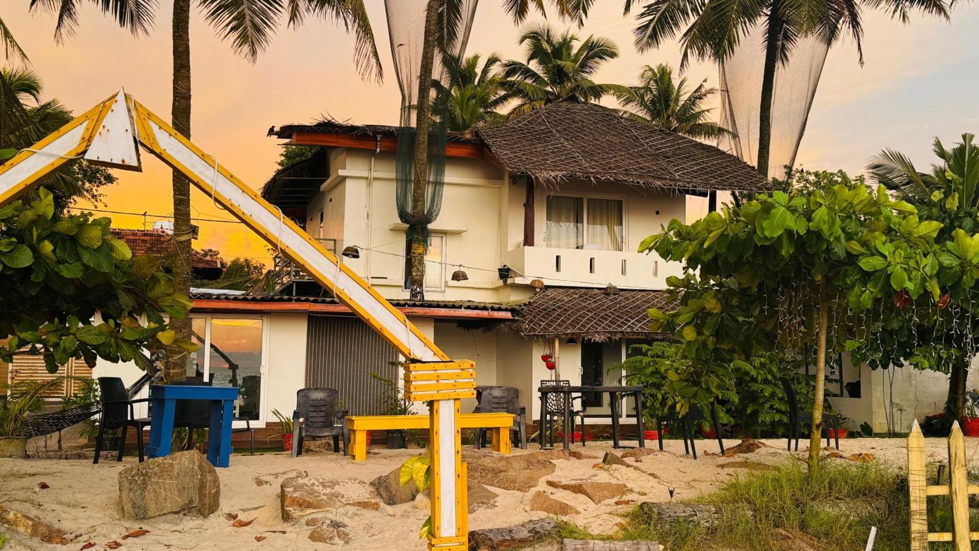 Alivious Beach Homestay Alappuzha Bagian luar foto